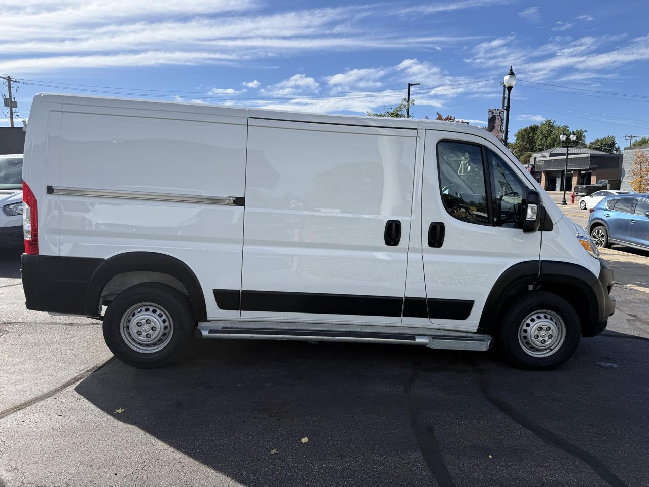 RAM ProMaster Cargo Van Tradesman 2500 Low Roof 136" WB w/Pass Seat 2025