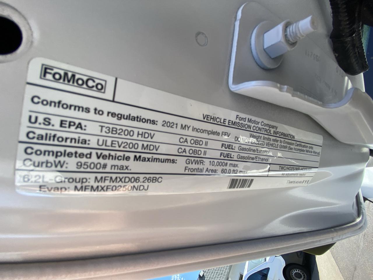 Ford Super Duty F-250 SRW XL 4WD SuperCab 8' Box 2021