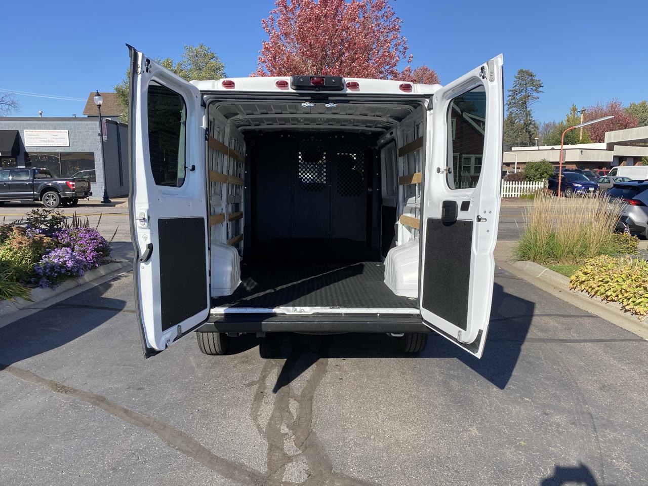 RAM ProMaster Cargo Van Tradesman 2500 Low Roof 136" WB w/Pass Seat 2025