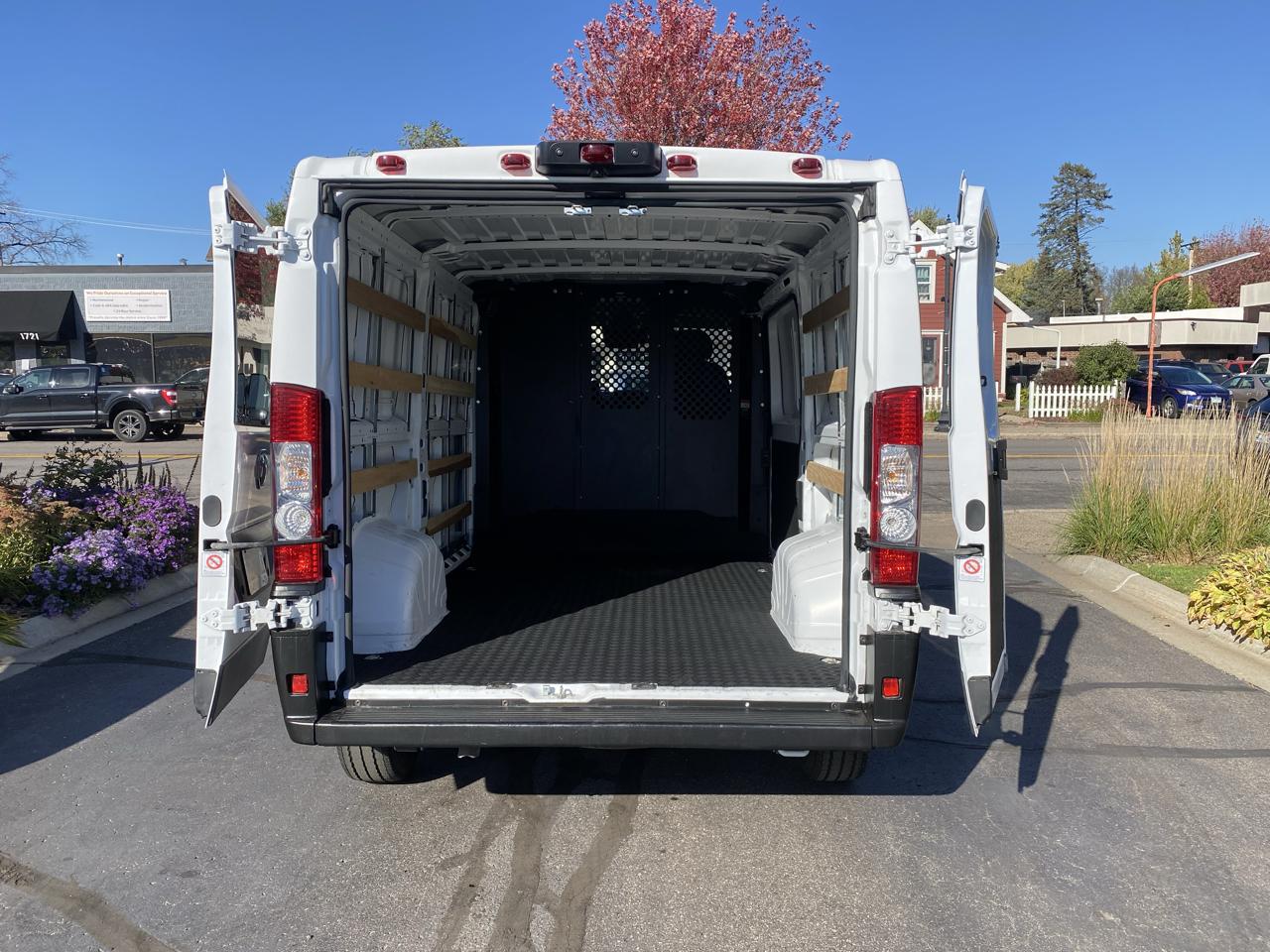 RAM ProMaster Cargo Van Tradesman 2500 Low Roof 136" WB w/Pass Seat 2025