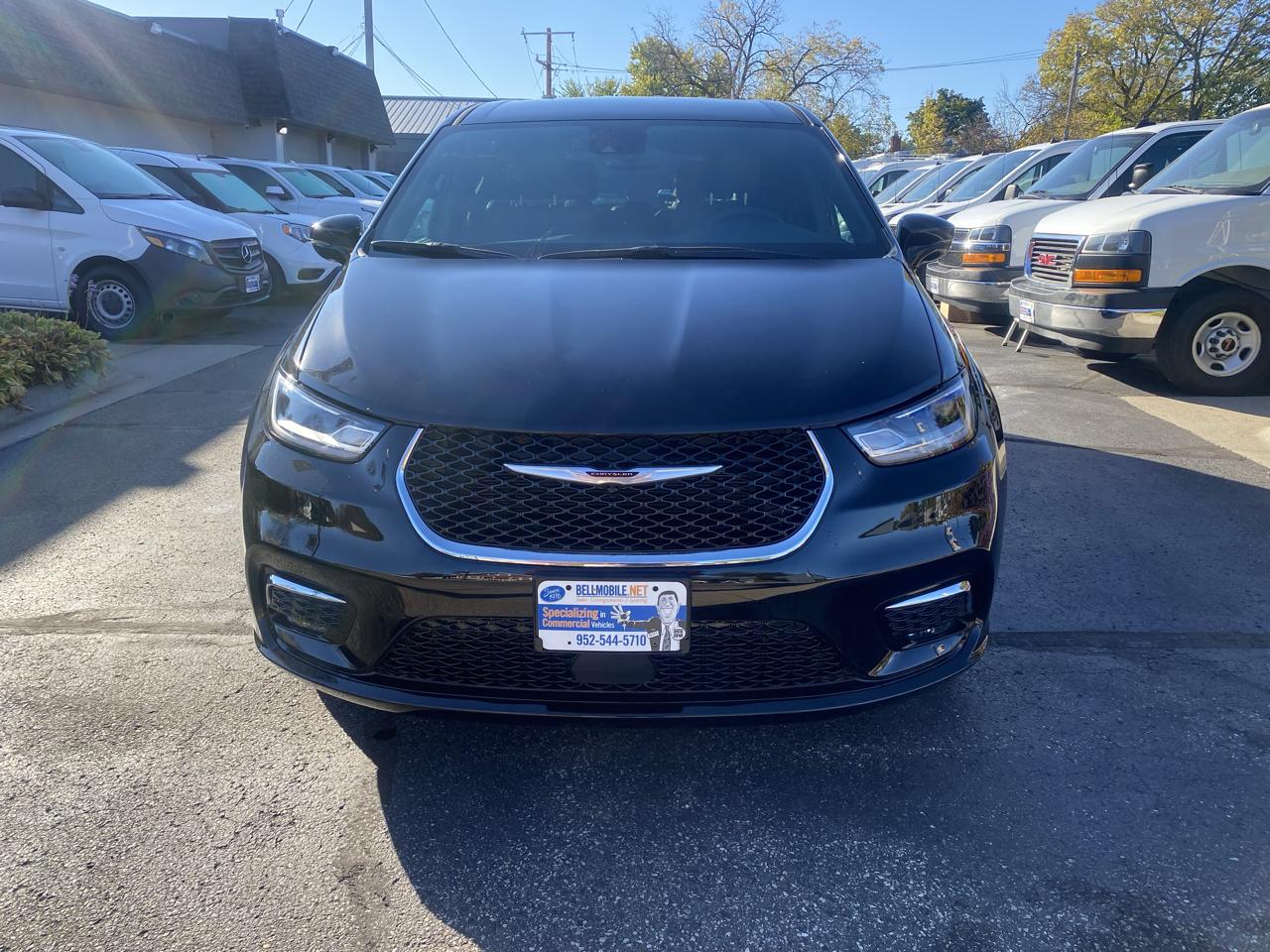 Chrysler Pacifica Select AWD 2025