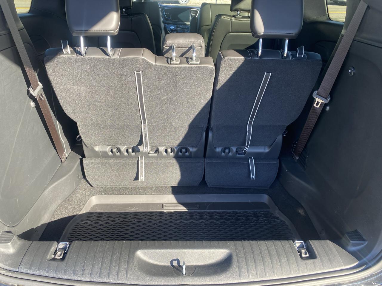 Chrysler Pacifica Select AWD 2025