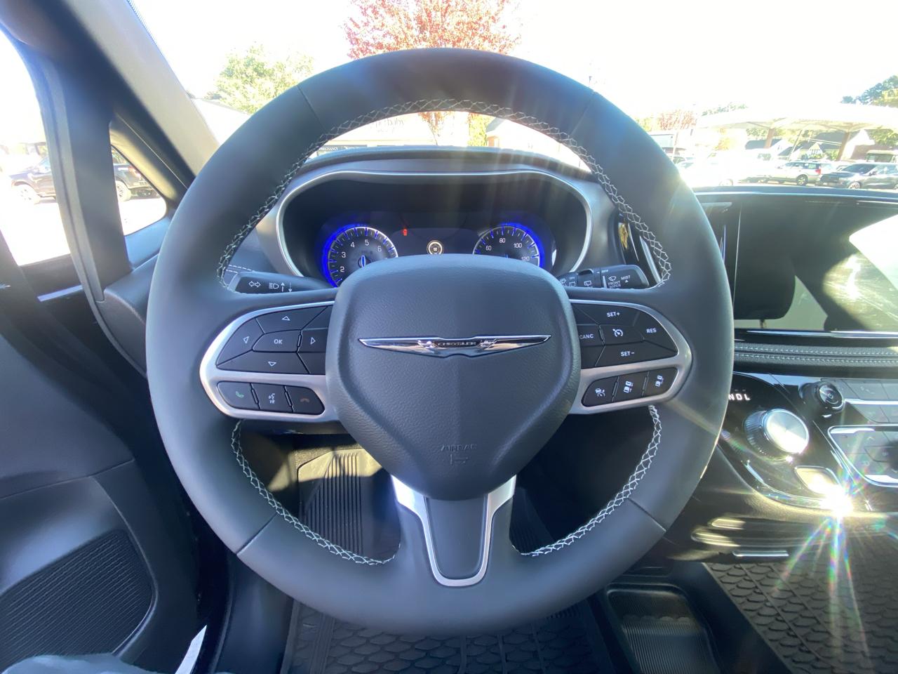 Chrysler Pacifica Select AWD 2025