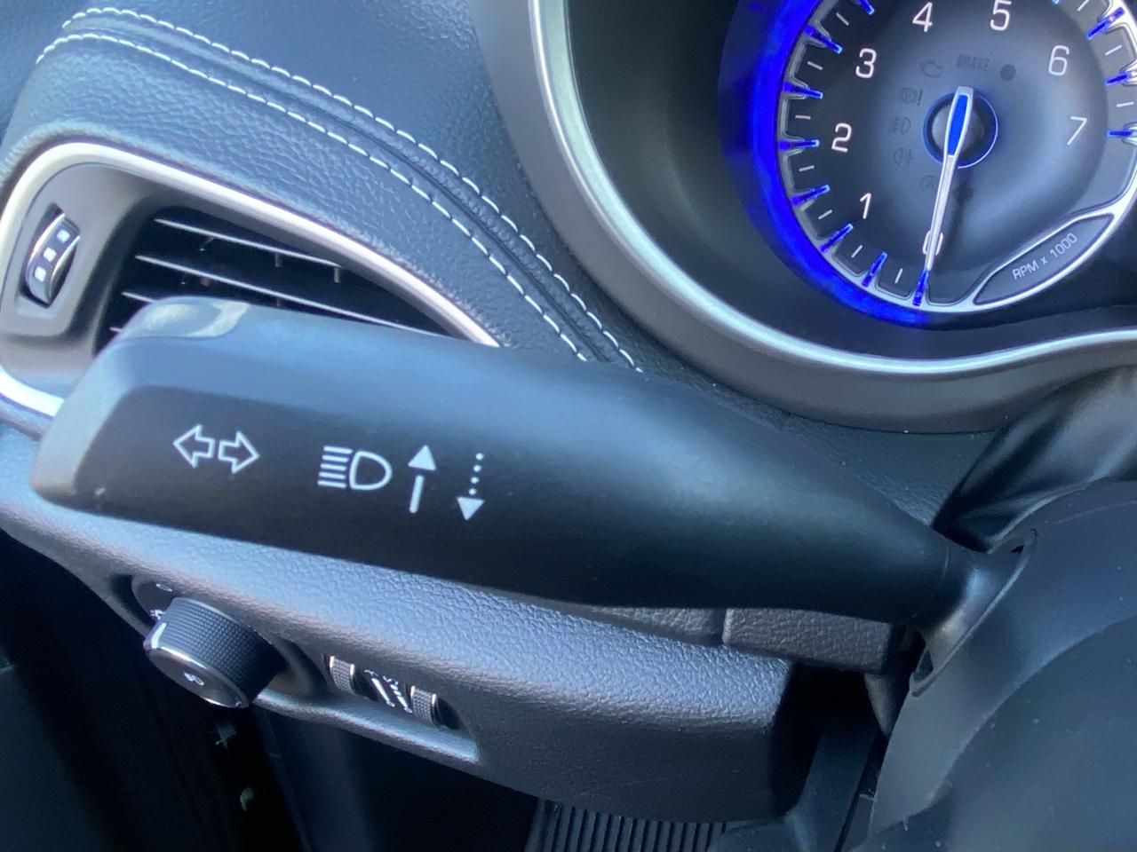 Chrysler Pacifica Select AWD 2025