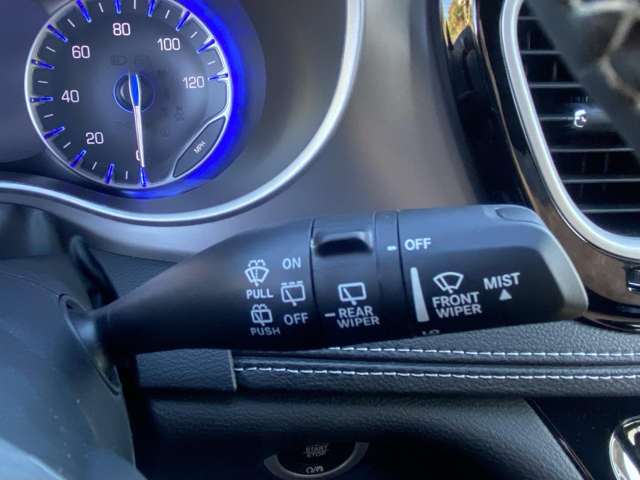 Chrysler Pacifica Select AWD 2025