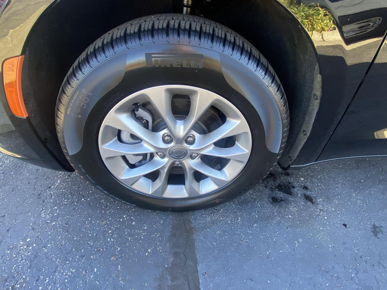 Chrysler Pacifica Select AWD 2025