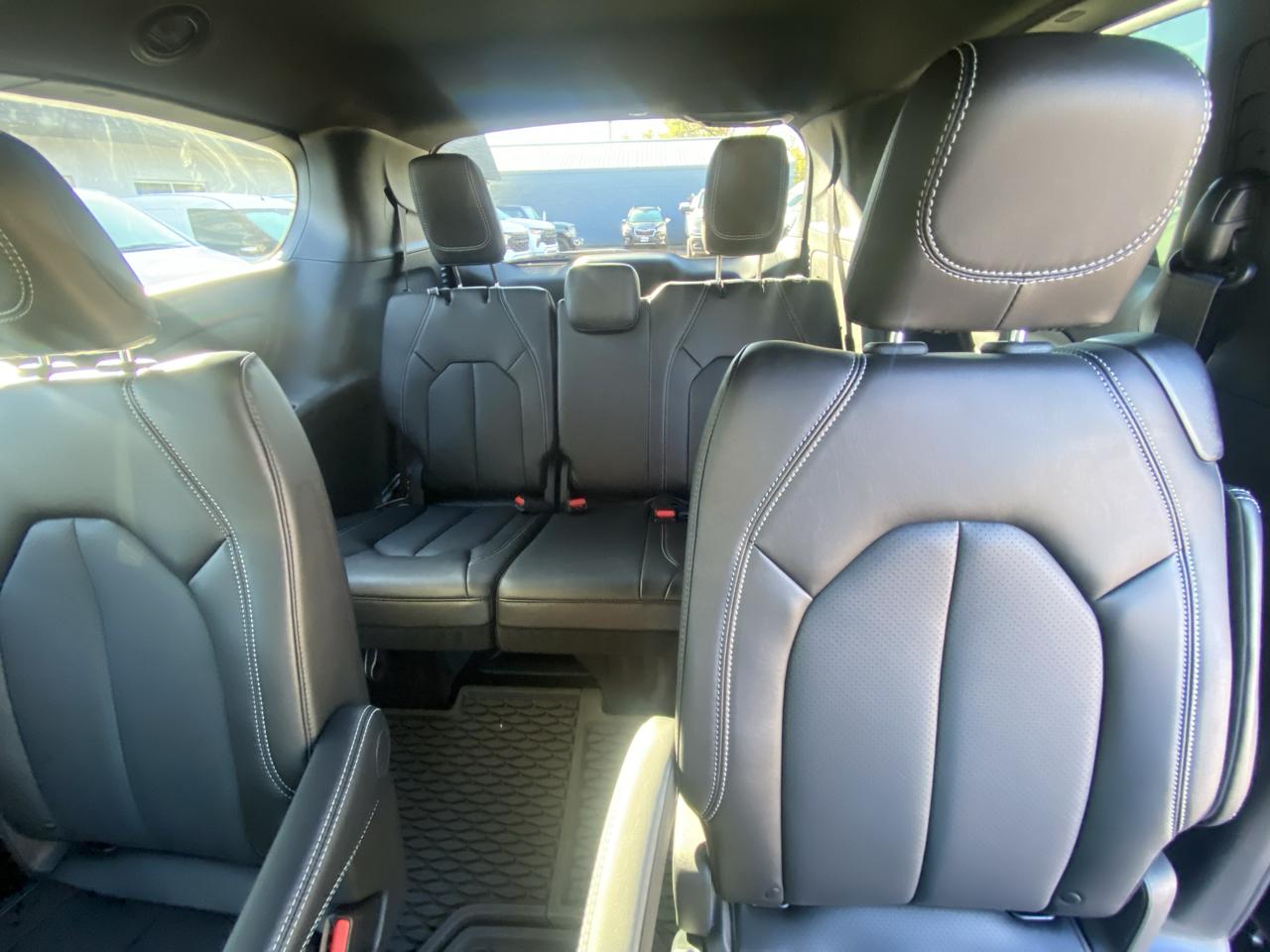 Chrysler Pacifica Select AWD 2025