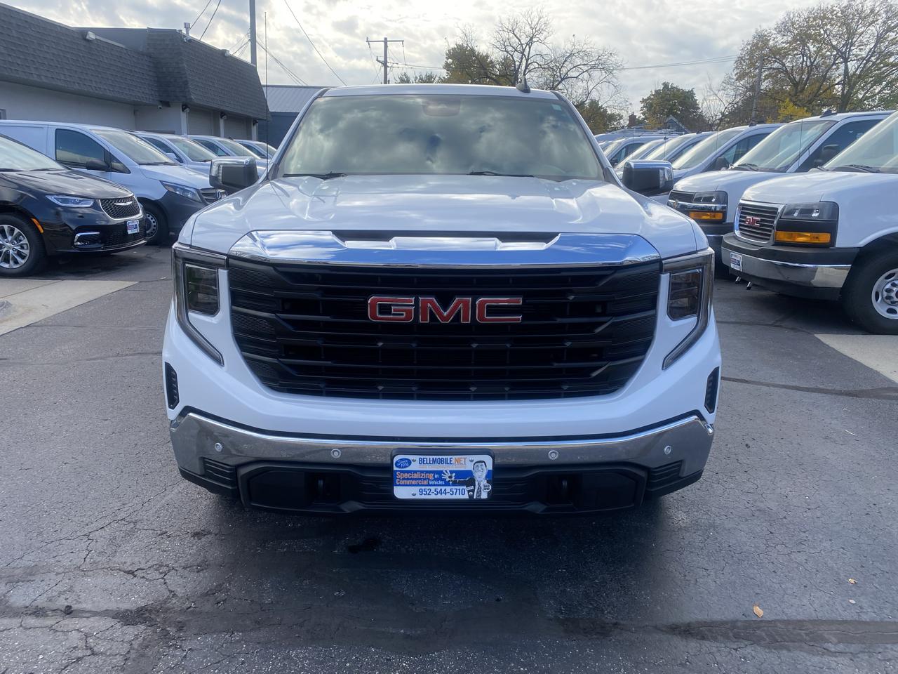 GMC Sierra 1500 4WD Crew Cab 157" Pro 2024
