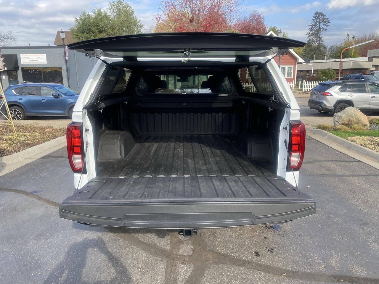GMC Sierra 1500 4WD Crew Cab 157" Pro 2024