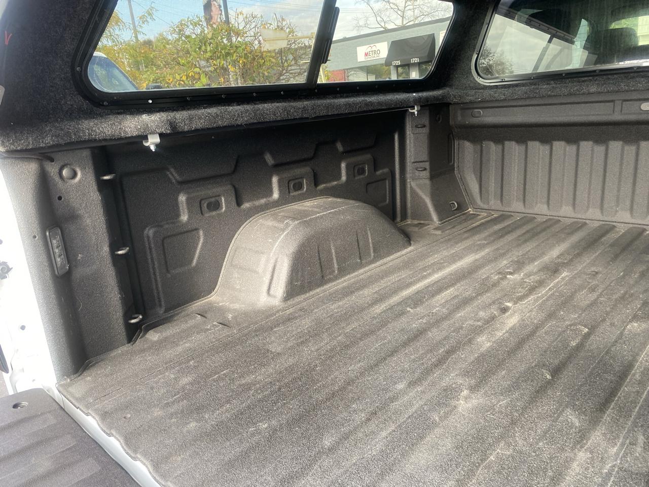 GMC Sierra 1500 4WD Crew Cab 157" Pro 2024