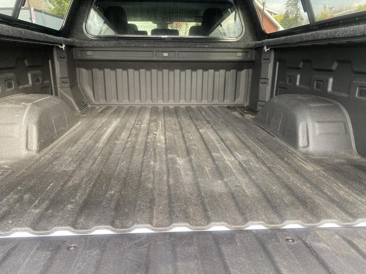 GMC Sierra 1500 4WD Crew Cab 157" Pro 2024