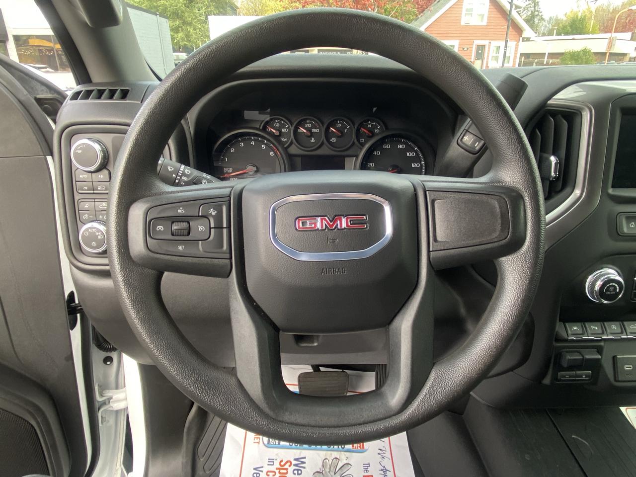GMC Sierra 1500 4WD Crew Cab 157" Pro 2024