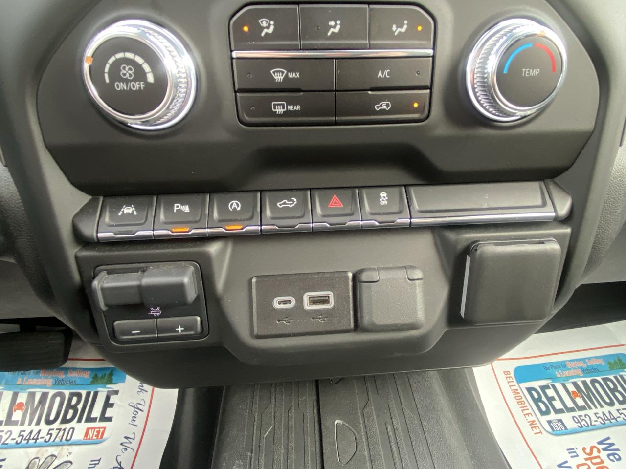 GMC Sierra 1500 4WD Crew Cab 157" Pro 2024