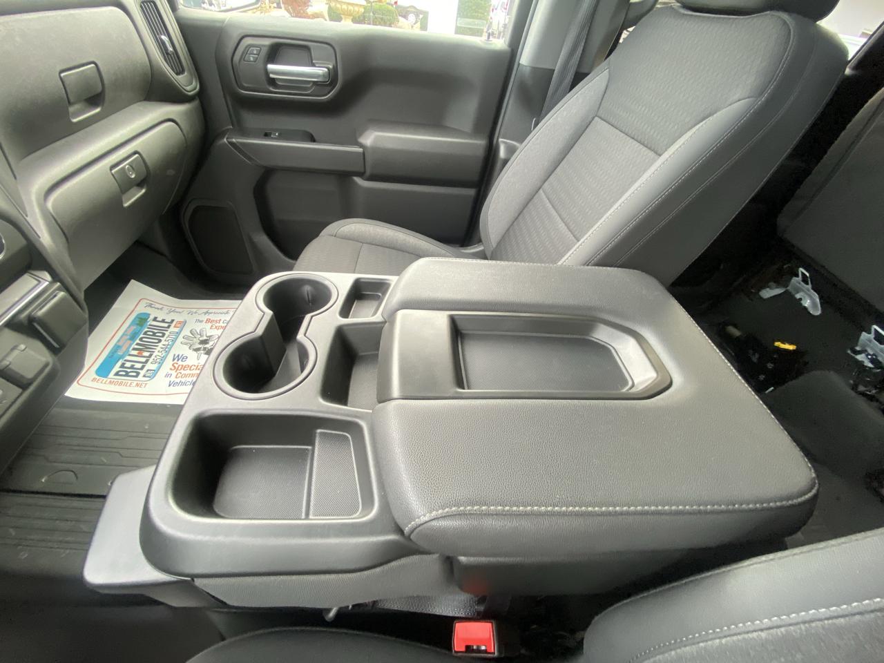 GMC Sierra 1500 4WD Crew Cab 157" Pro 2024
