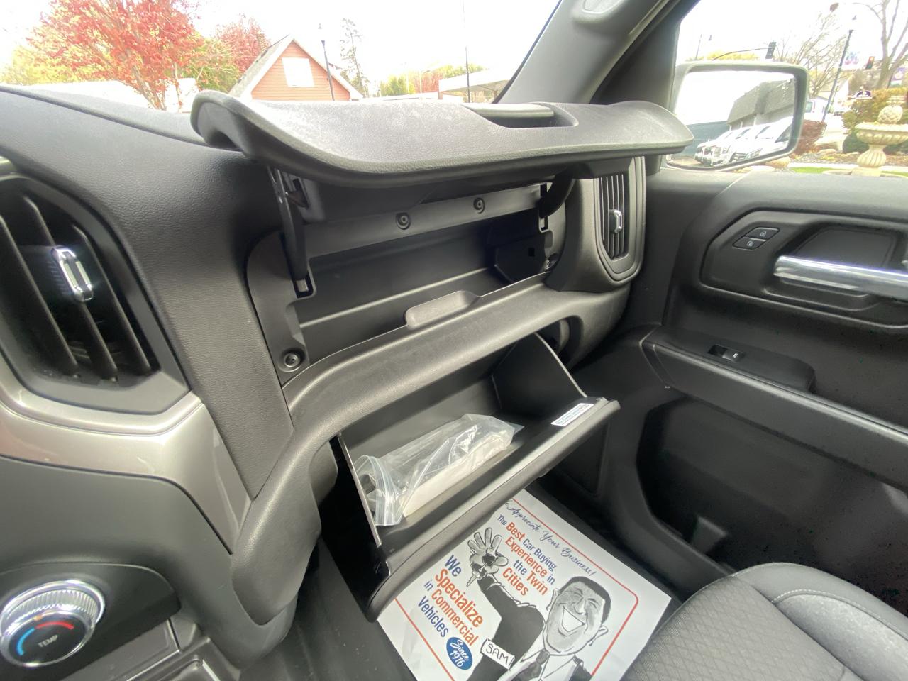 GMC Sierra 1500 4WD Crew Cab 157" Pro 2024