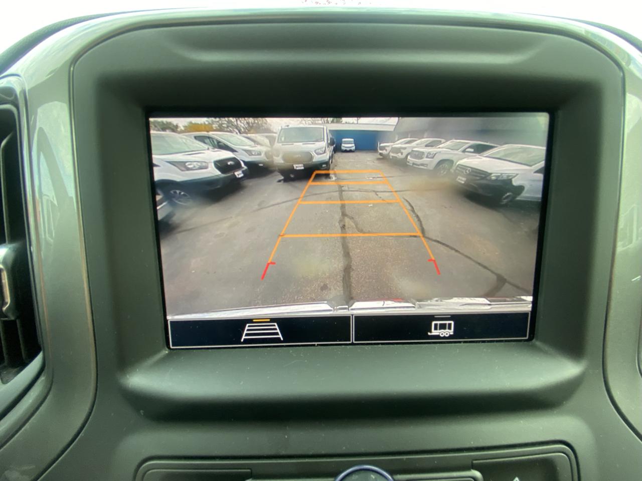 GMC Sierra 1500 4WD Crew Cab 157" Pro 2024