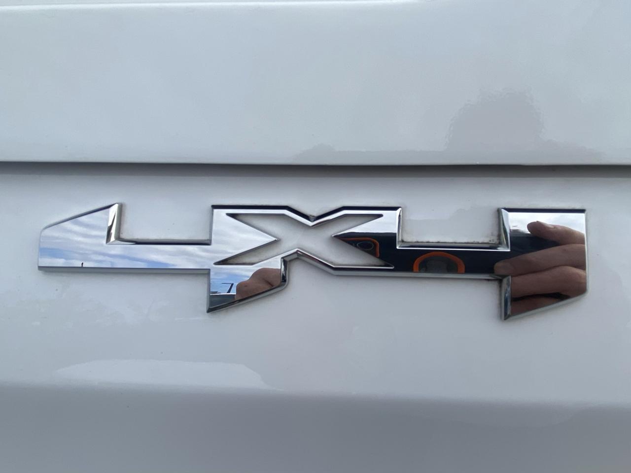 GMC Sierra 1500 4WD Crew Cab 157" Pro 2024