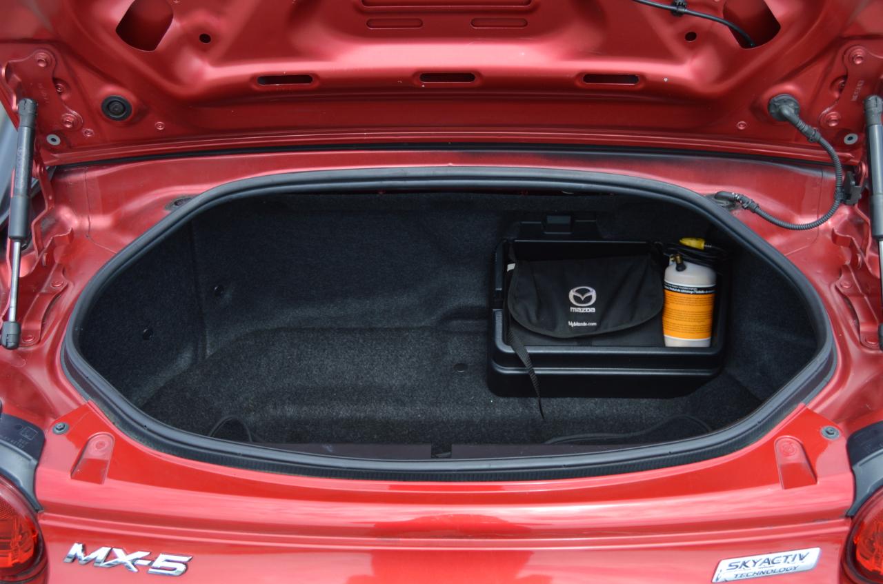 Mazda MX-5 Miata RF Grand Touring 6AT 2017