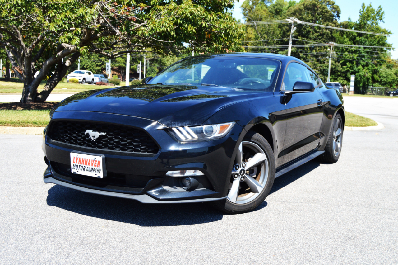 2016 Ford Mustang V6 photo 2