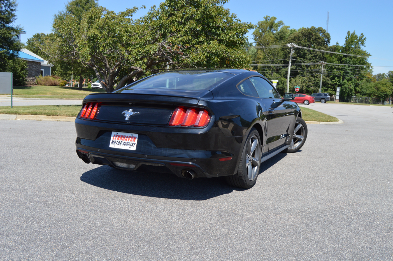 2016 Ford Mustang V6 photo 3