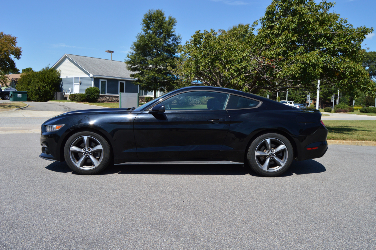 2016 Ford Mustang V6 photo 4
