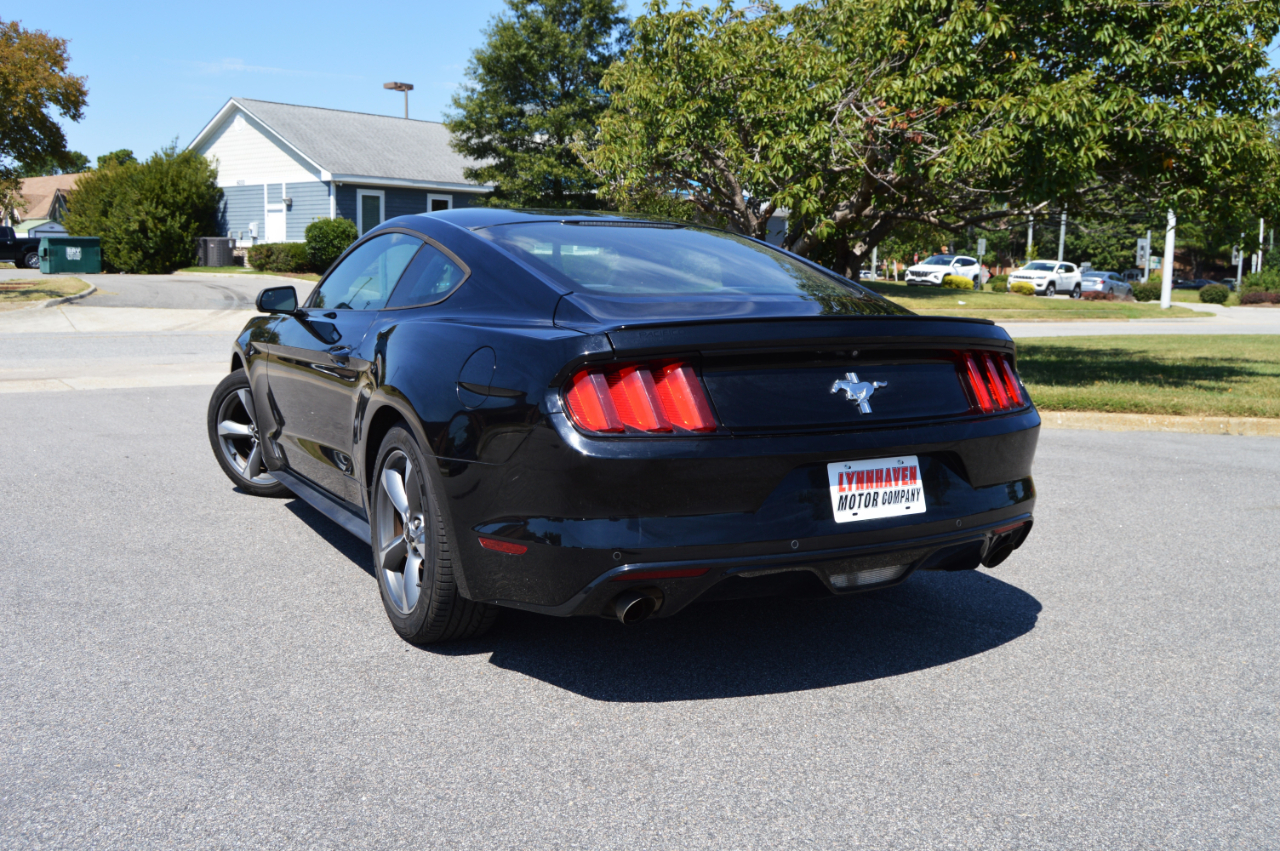2016 Ford Mustang V6 photo 5