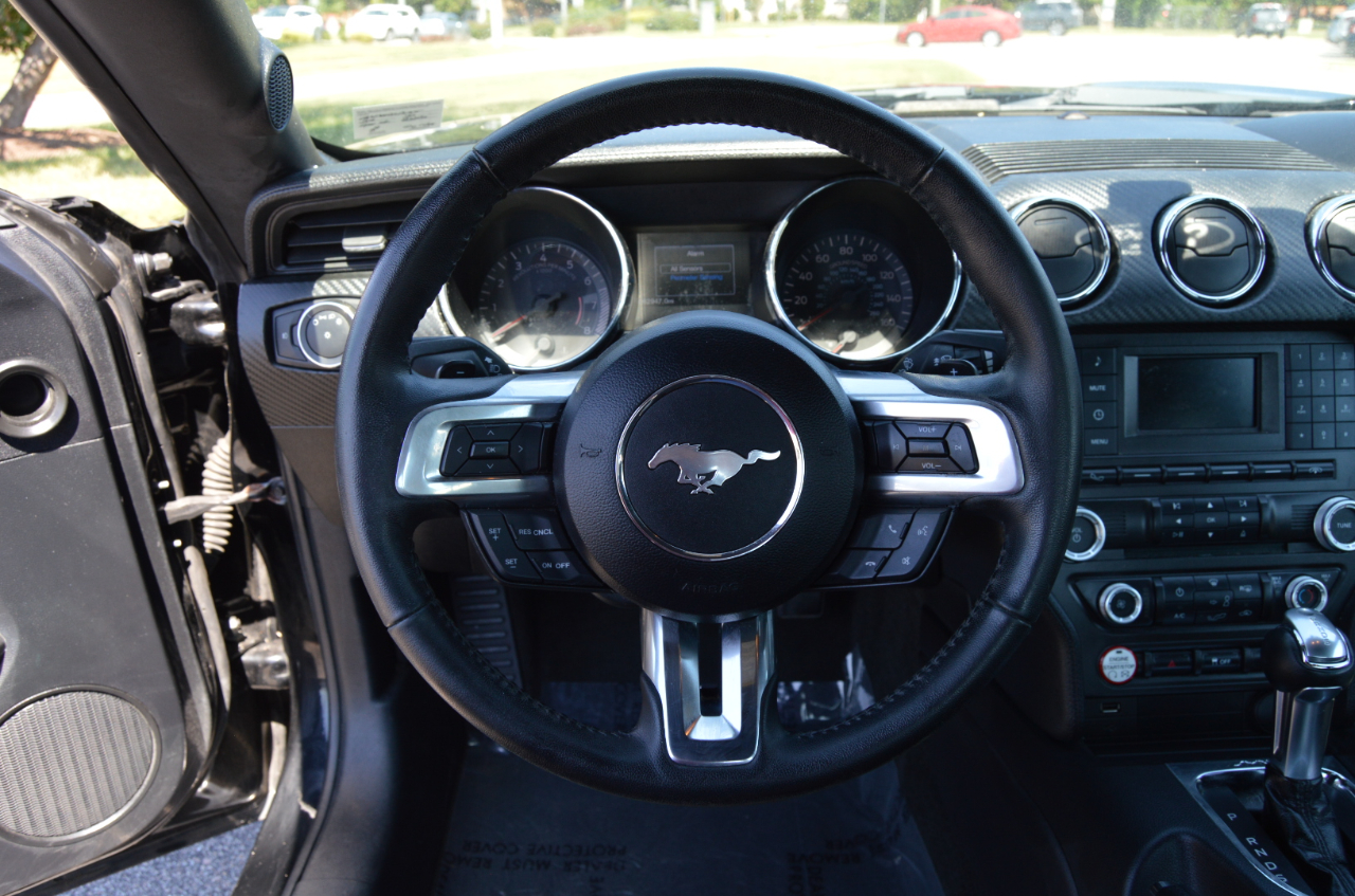 2016 Ford Mustang V6 photo 8