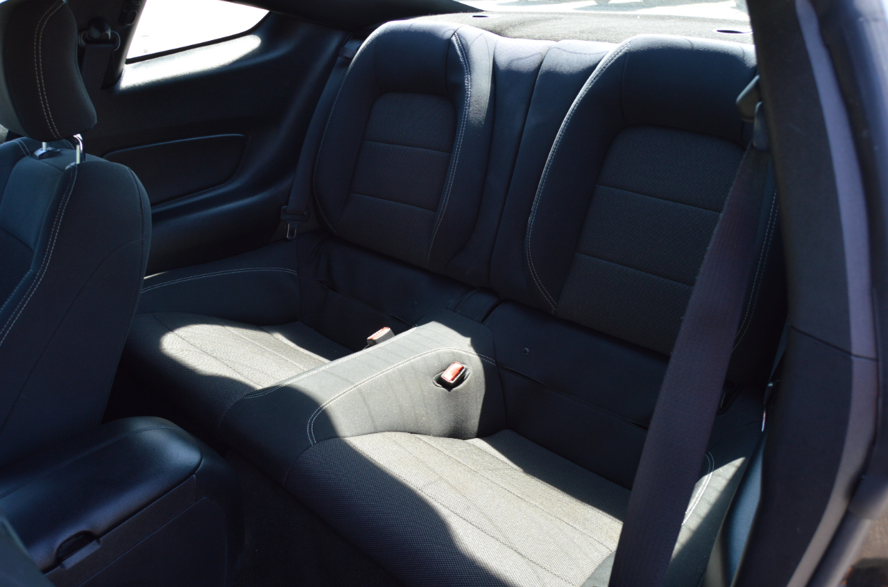 2016 Ford Mustang V6 photo 10