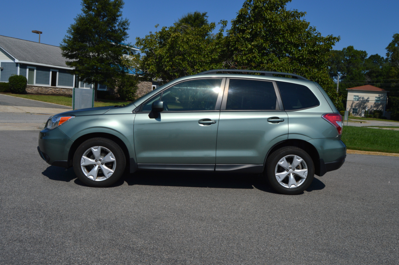 2015 Subaru Forester 2.5i Premium photo 3