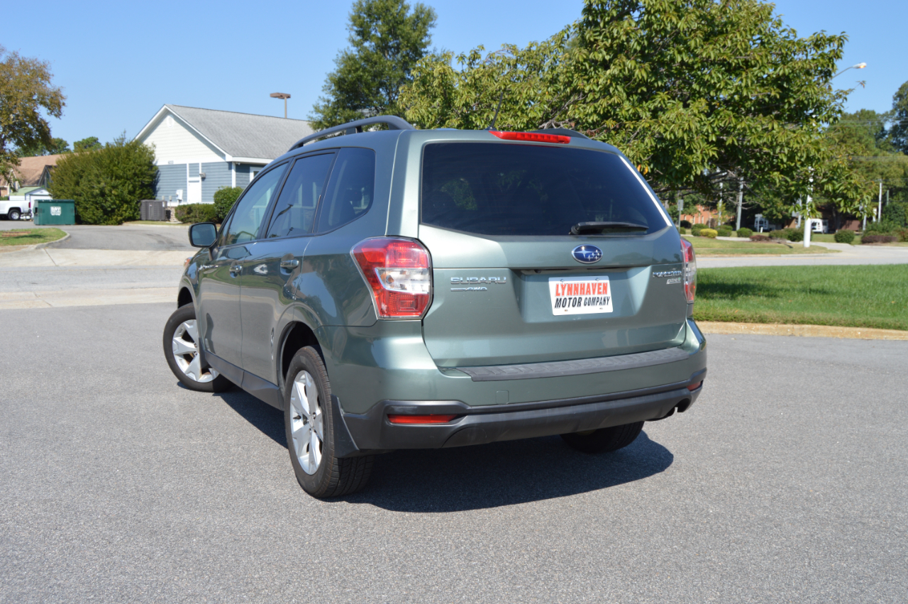 2015 Subaru Forester 2.5i Premium photo 4