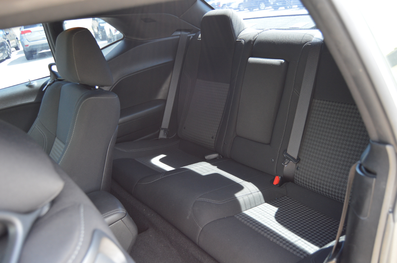 2019 Dodge Challenger SXT photo 9