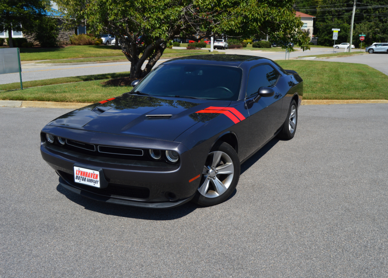 2019 Dodge Challenger SXT photo 19