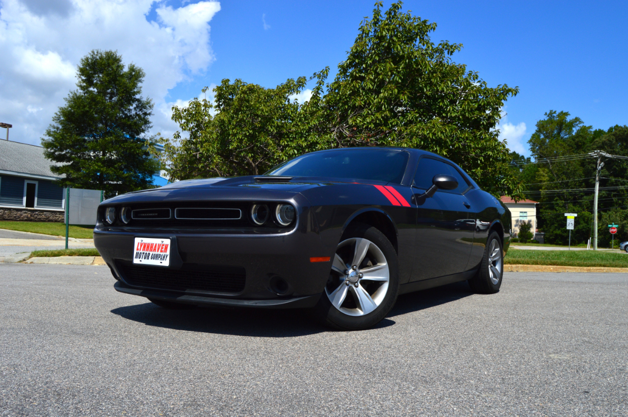 2019 Dodge Challenger SXT photo 20