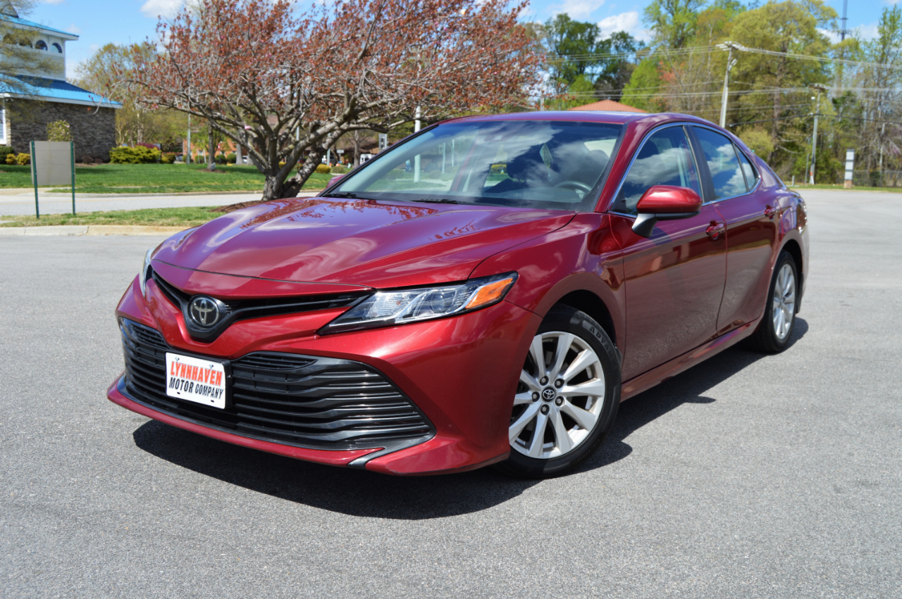 2020 Toyota Camry LE photo 2