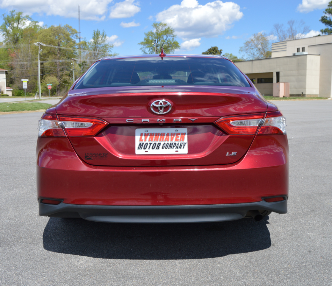 2020 Toyota Camry LE photo 7