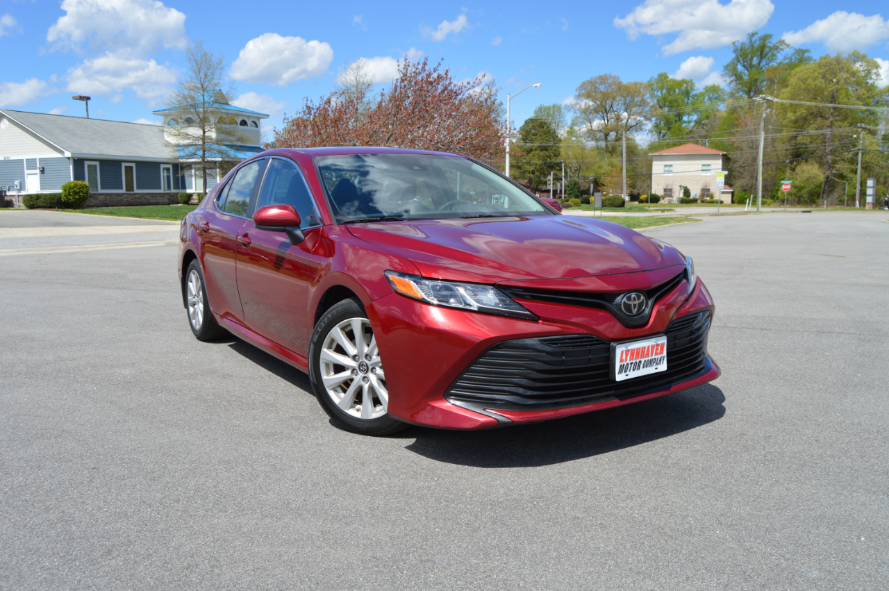 2020 Toyota Camry LE photo 8