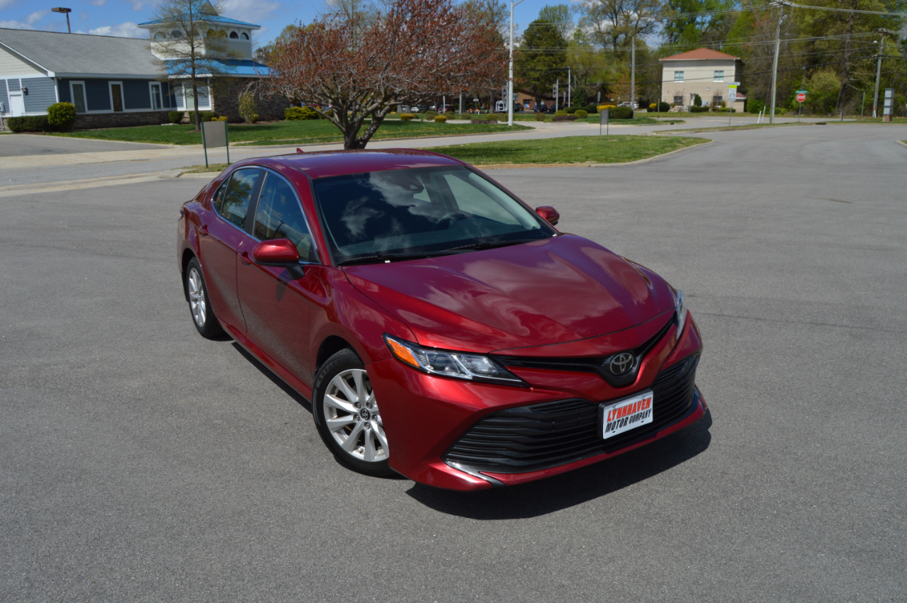 2020 Toyota Camry LE photo 9