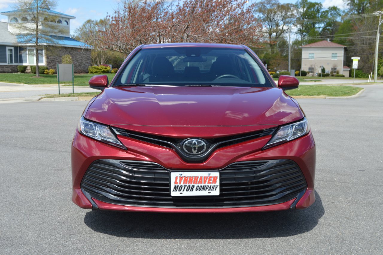 2020 Toyota Camry LE photo 11