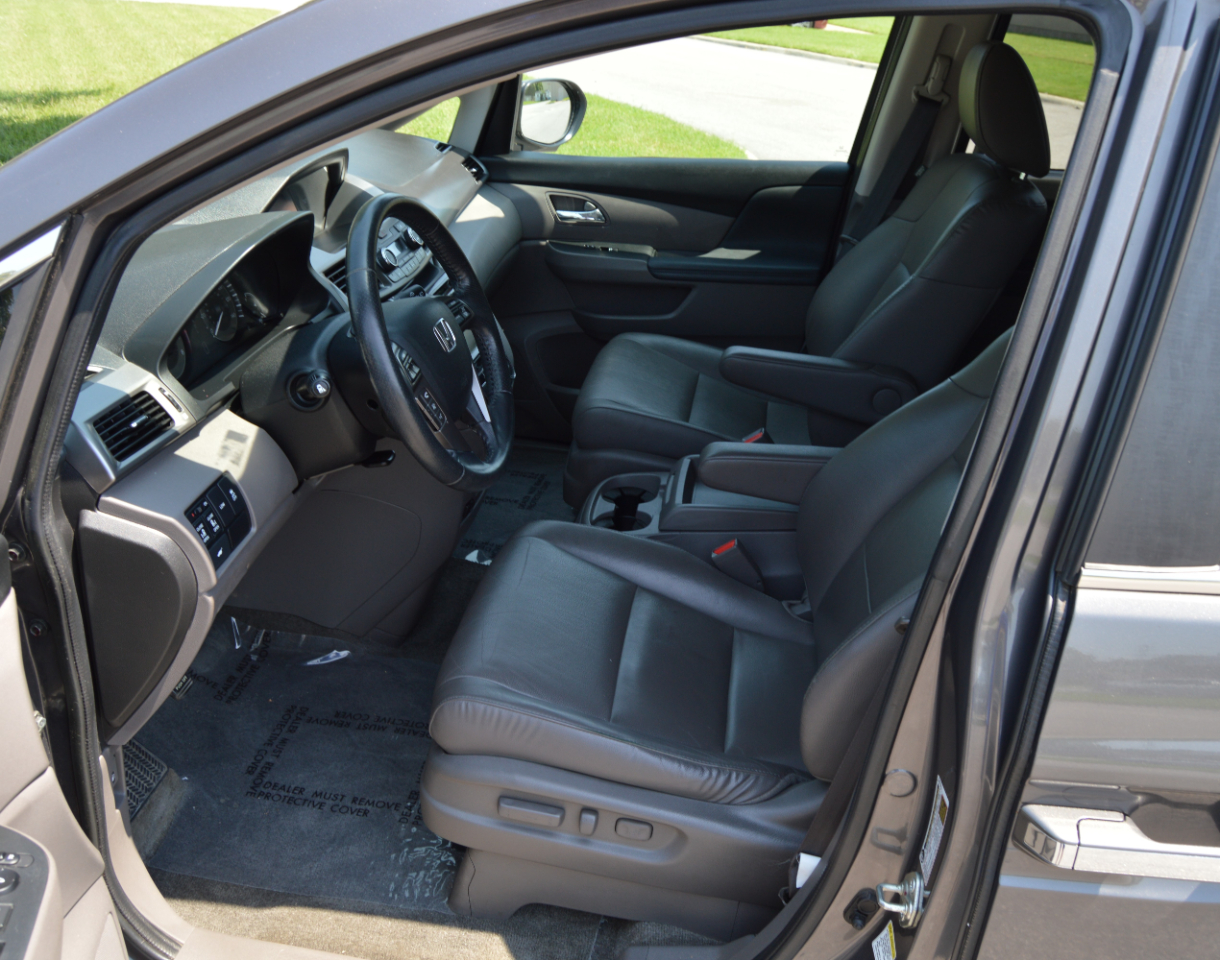 2016 Honda Odyssey EX-L photo 11