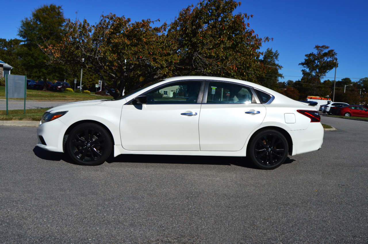 2017 Nissan Altima SR photo 4