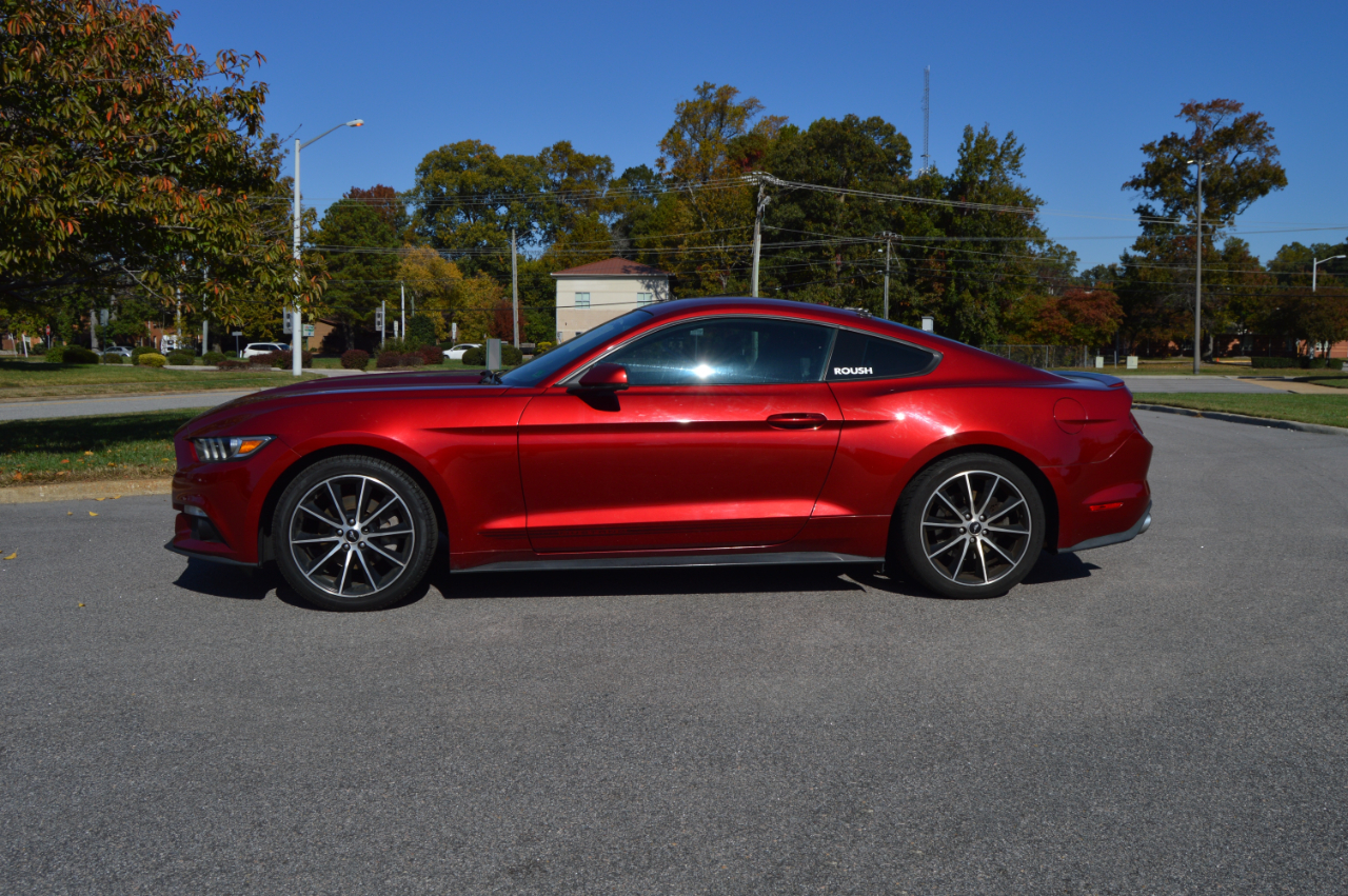 2017 Ford Mustang EcoBoost photo 3