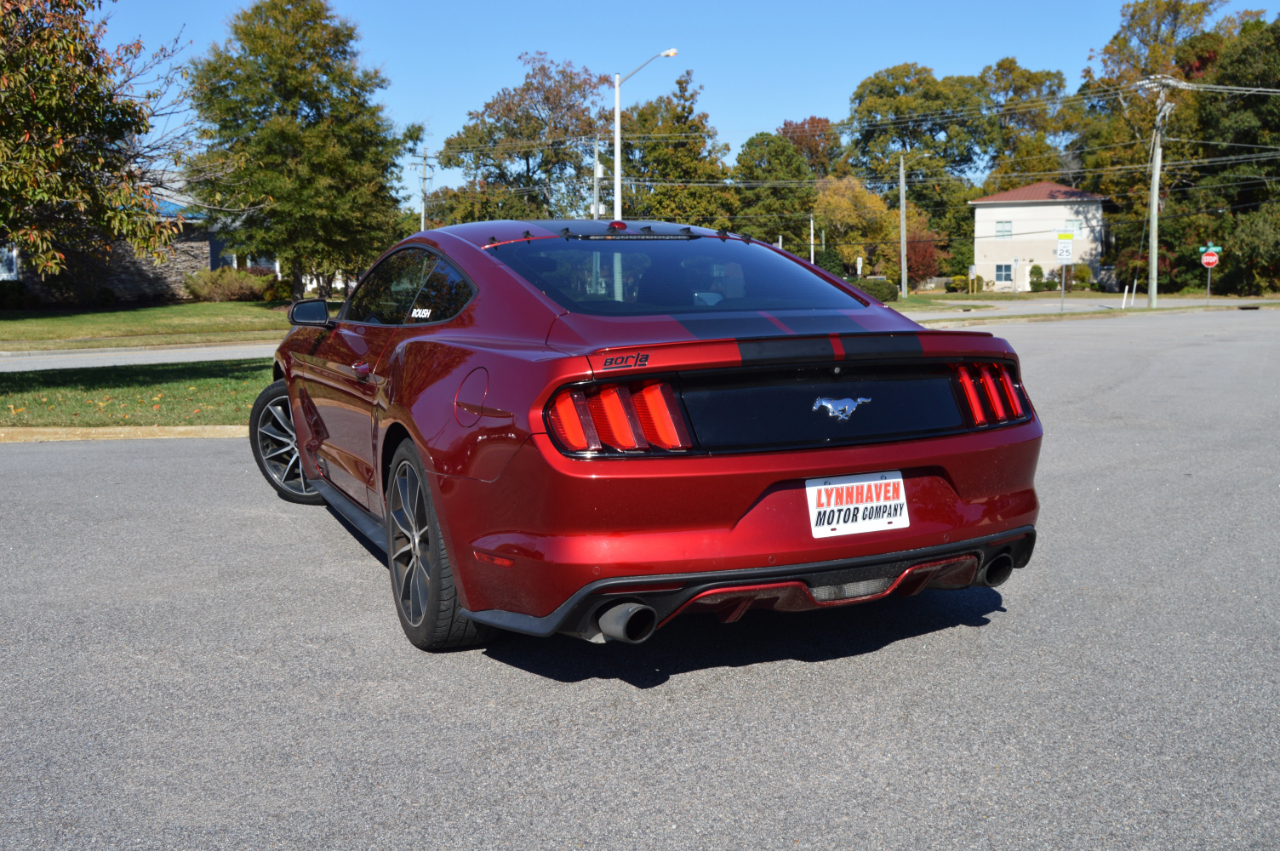 2017 Ford Mustang EcoBoost photo 4