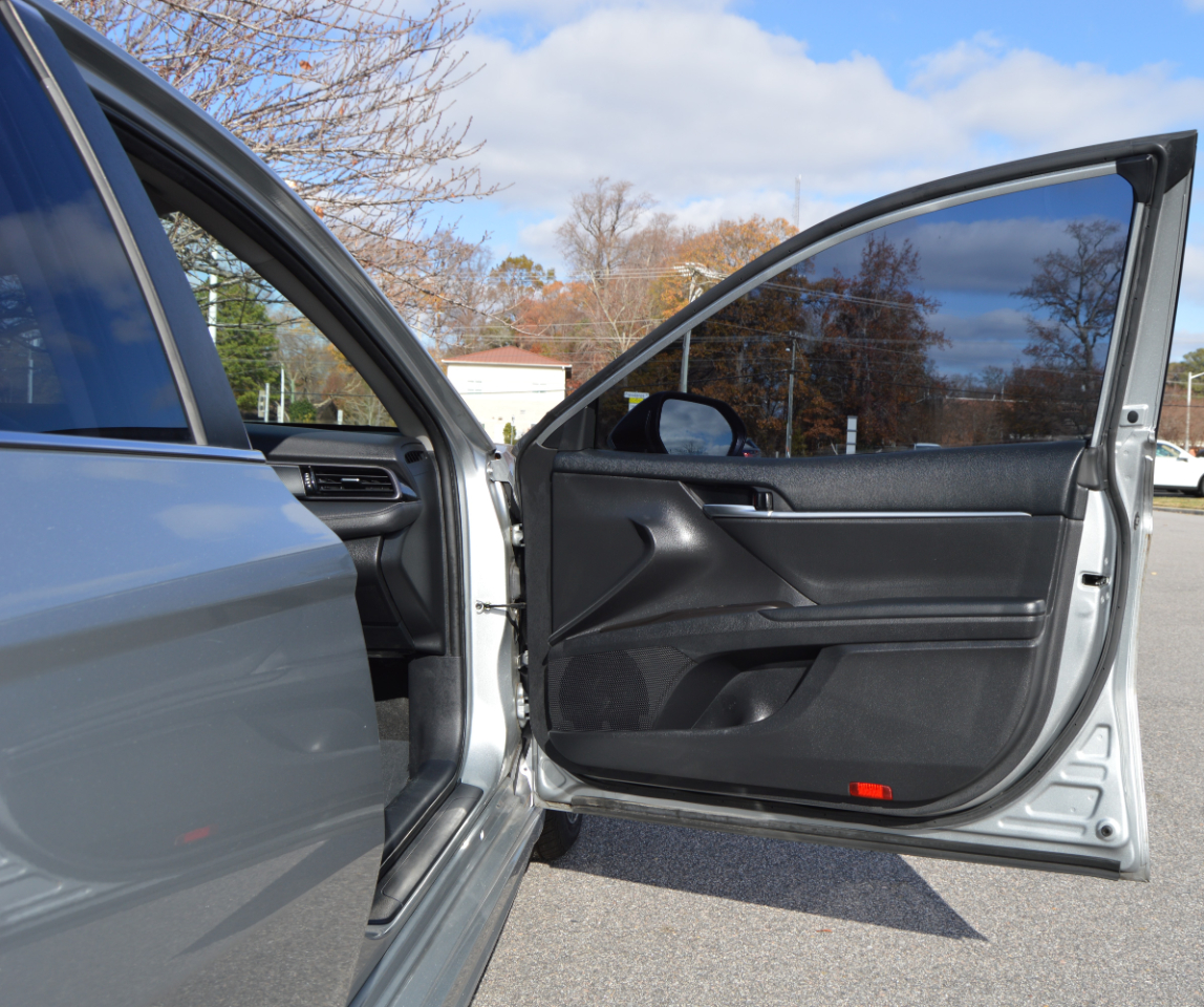 Toyota Camry SE 2021