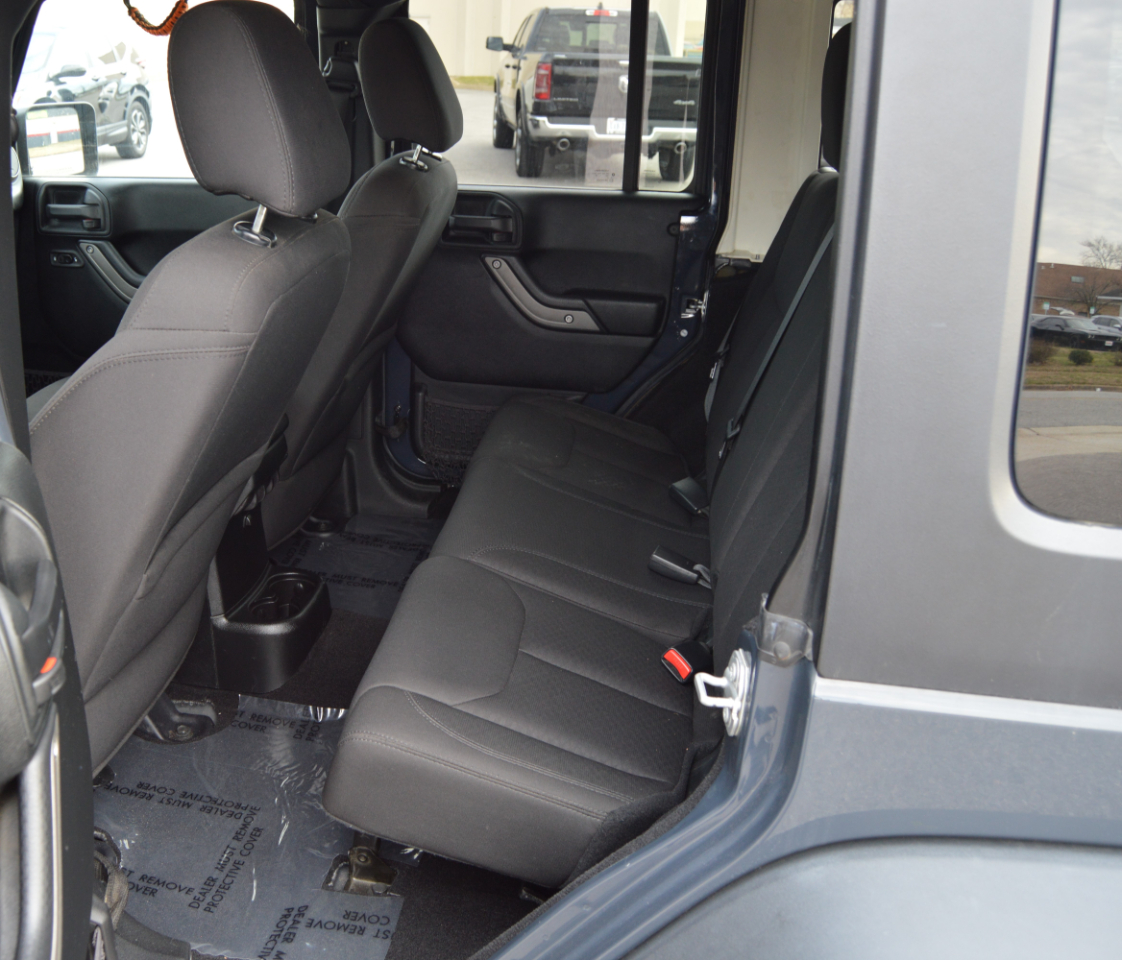 Jeep Wrangler Unlimited Sport 4WD 2017