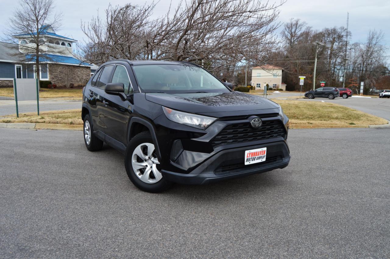 Toyota RAV4 LE 2020