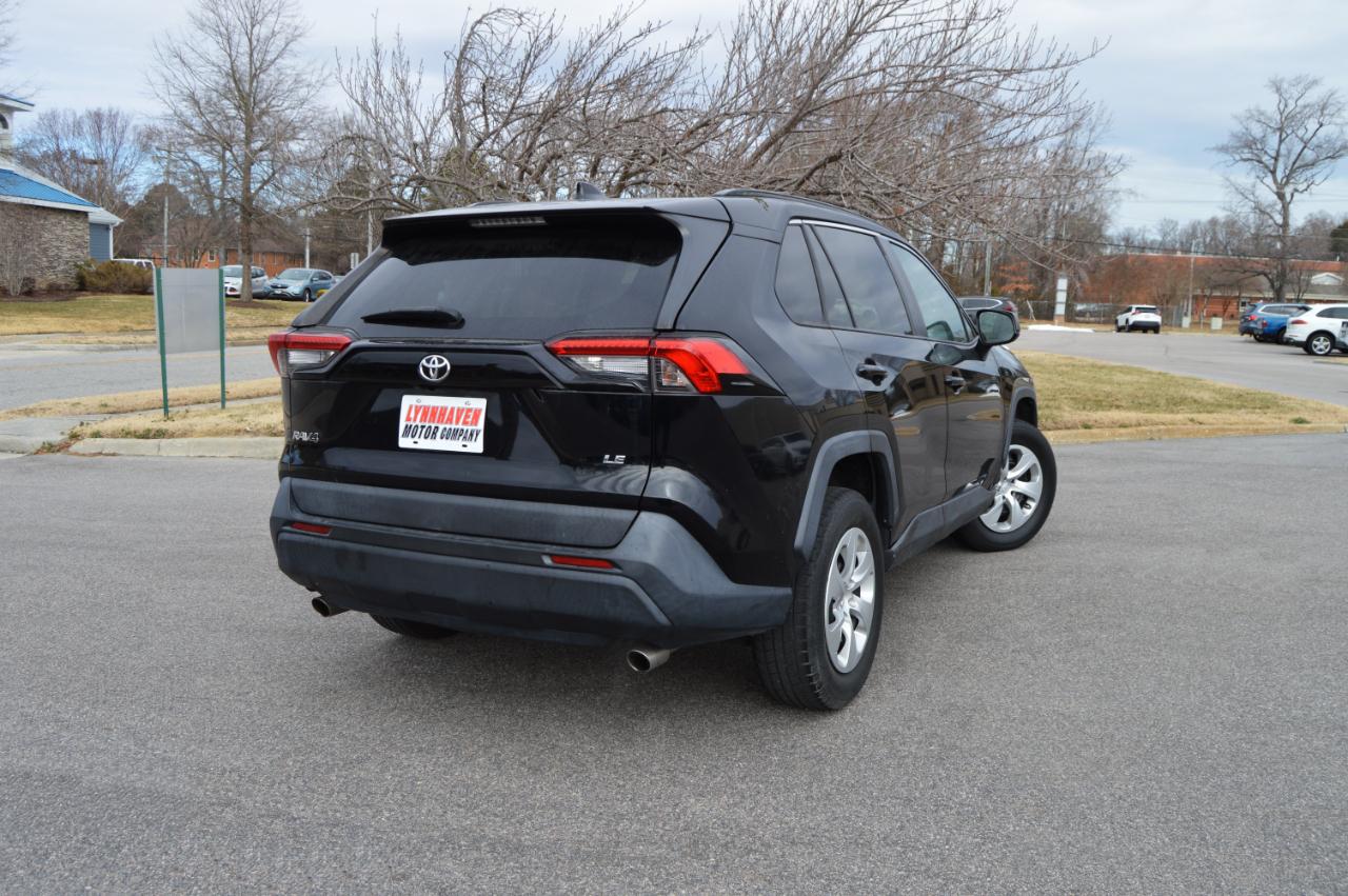 Toyota RAV4 LE 2020