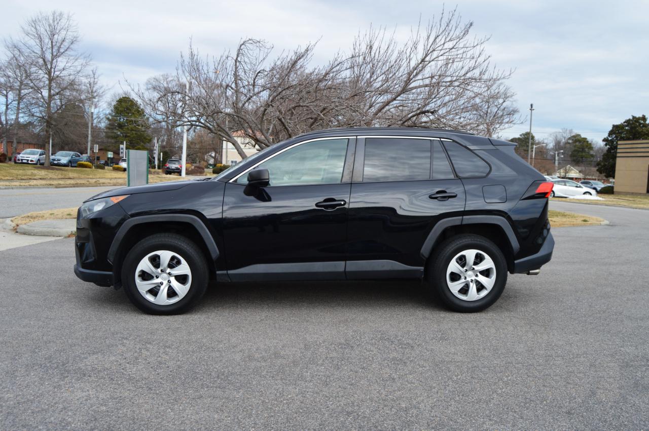 Toyota RAV4 LE 2020