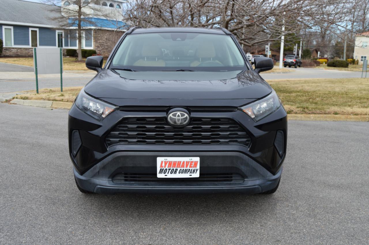 Toyota RAV4 LE 2020
