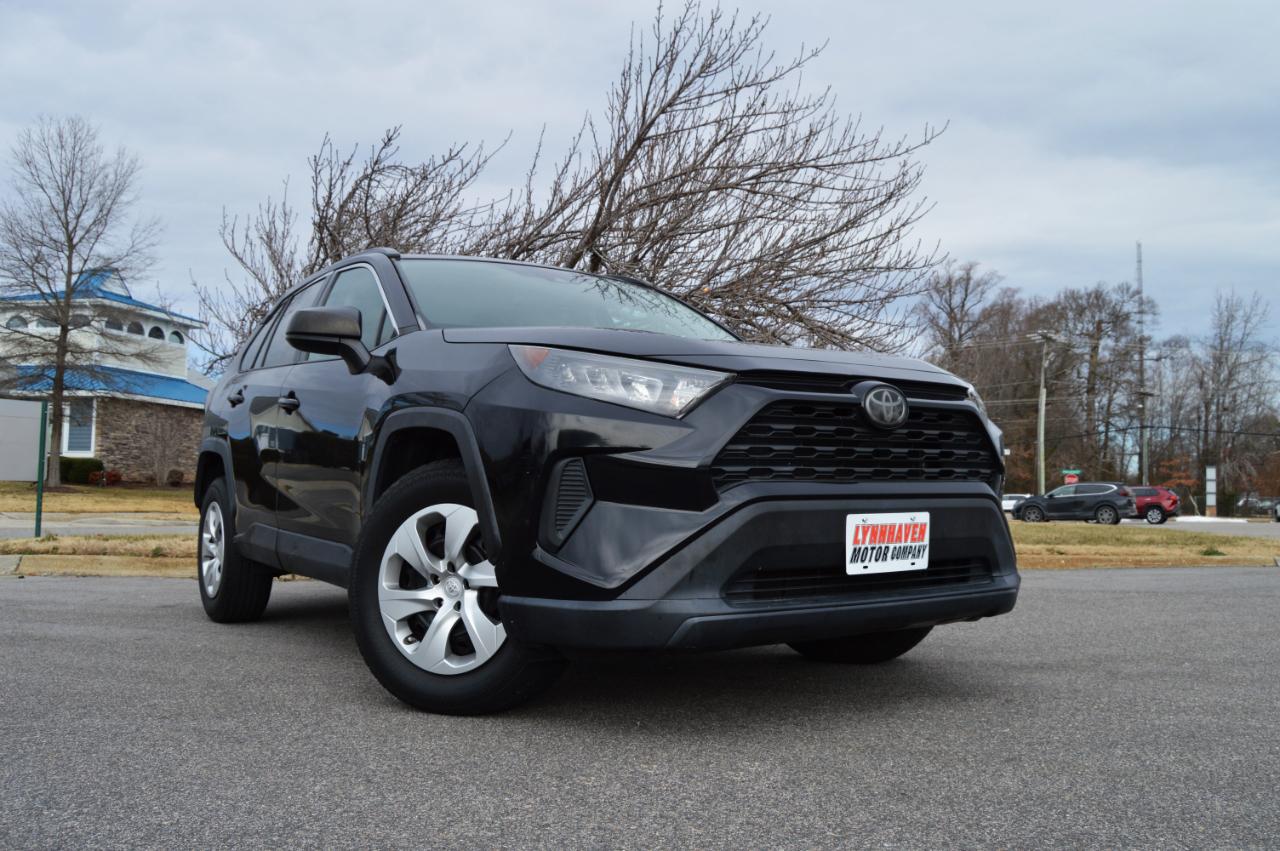 Toyota RAV4 LE 2020