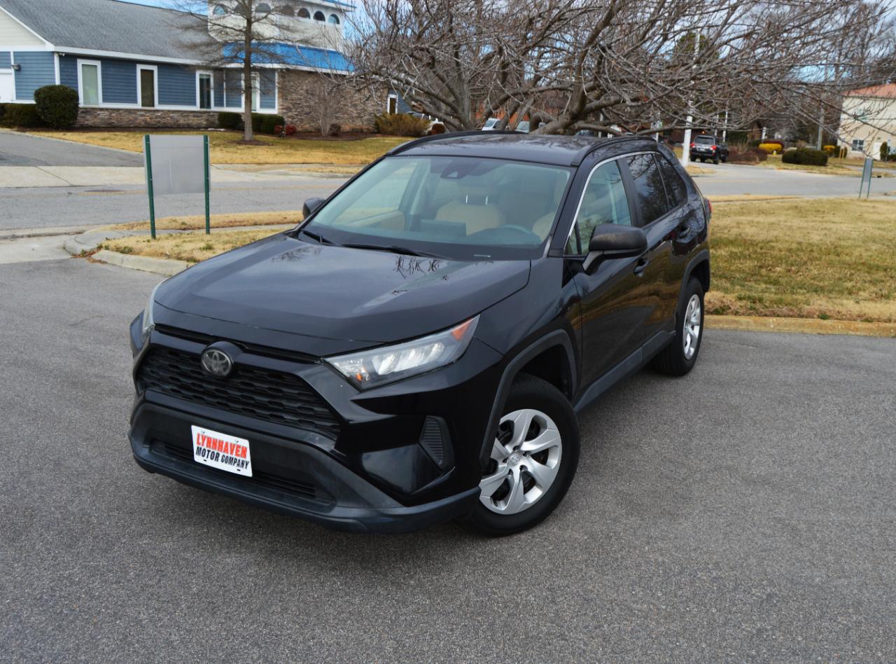 Toyota RAV4 LE 2020